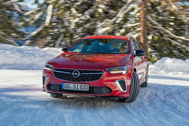 Nuova Opel Insignia GSi con trazione integrale avanzata, ordinabile da marzo Nuova Opel Insignia GSi con trazione integrale avanzata, ordinabile da marzo