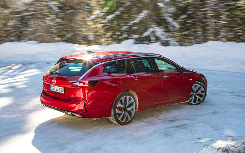 Nuova Opel Insignia GSi con trazione integrale avanzata, ordinabile da marzo Nuova Opel Insignia GSi con trazione integrale avanzata, ordinabile da marzo