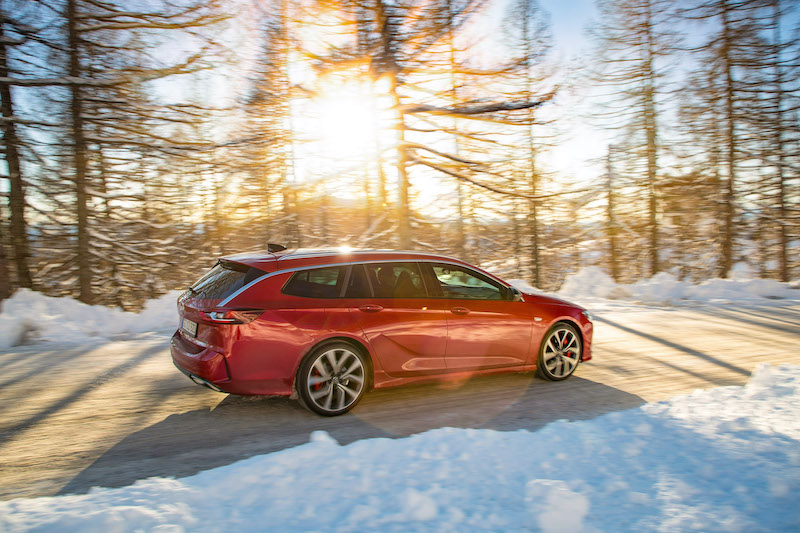 Nuova Opel Insignia GSi con trazione integrale avanzata, ordinabile da marzo Nuova Opel Insignia GSi con trazione integrale avanzata, ordinabile da marzo