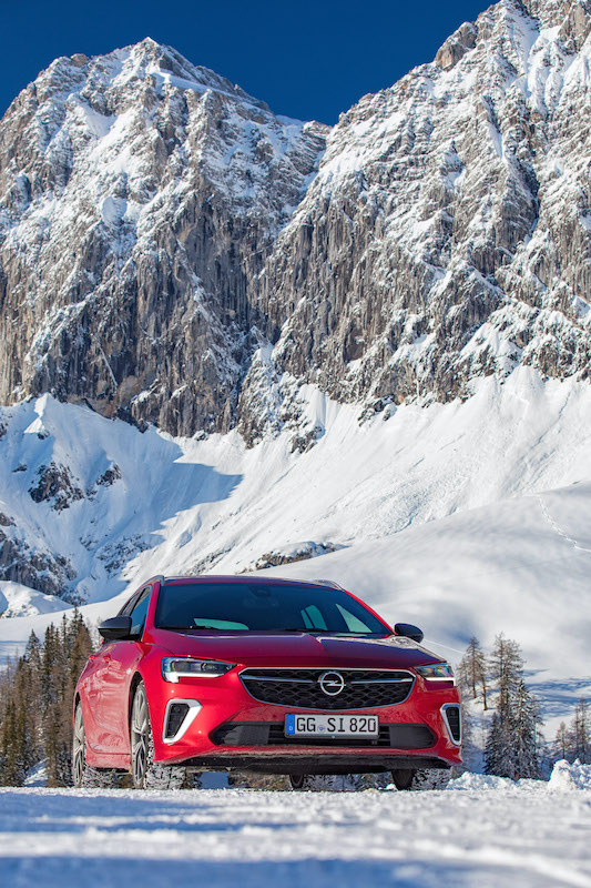 Nuova Opel Insignia GSi con trazione integrale avanzata, ordinabile da marzo Nuova Opel Insignia GSi con trazione integrale avanzata, ordinabile da marzo