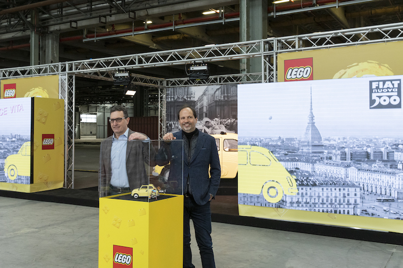 Fiat e LEGO rivivono uno spaccato della “Dolce Vita” con protagonista l’icon