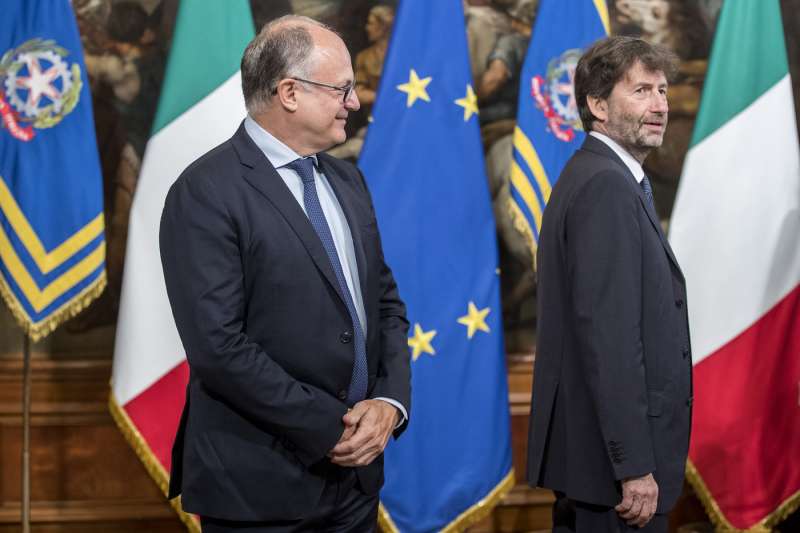 Virus, il Pd vede le parti sociali. Landini: bene i 3,6 mld ma non sufficienti Virus, il Pd vede le parti sociali. Landini: bene i 3,6 mld ma non sufficienti