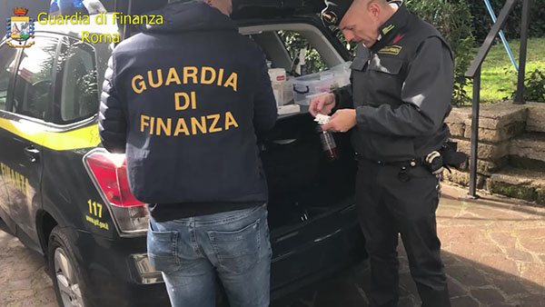 Case di riposo horror scoperte ai Castelli. Anziani nella muffa e farmaci scad