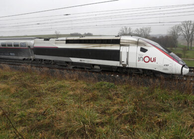 Francia, deraglia Tgv Strasburgo-Parigi, macchinista ferito. FOTO