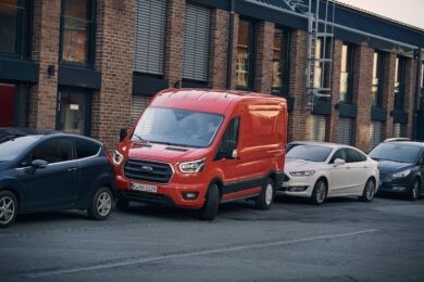 Ford Transit disponibile con la tecnologia Active Park Assist