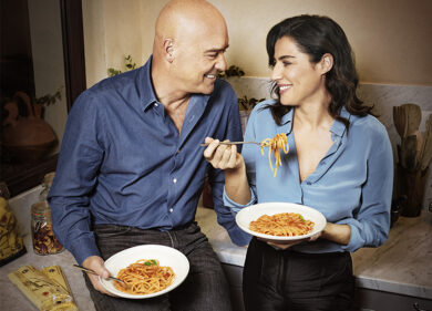 Pasta Garofalo, Luisa Ranieri e Luca Zingaretti sedotti dagli spaghettoni