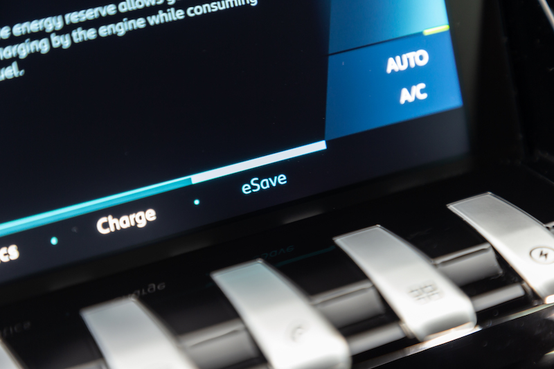 Sulle Peugeot 3008 e 508 plug-in hybrid, è disponibile la tecnologia e-Save Sulle Peugeot 3008 e 508 plug-in hybrid, è disponibile la tecnologia e-Save