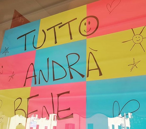 Coronavirus, #tuttoandrabene: post-it invadono la Lombardia (e i social). FOTO Coronavirus, #tuttoandrabene: post-it invadono la Lombardia (e i social). FOTO
