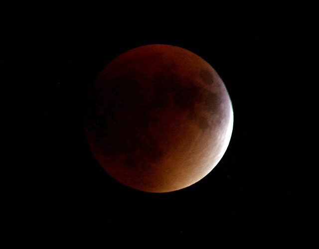 E la Luna (piena) bussò: domenica nelle vostre case, in diretta E la Luna (piena) bussò: domenica nelle vostre case, in diretta