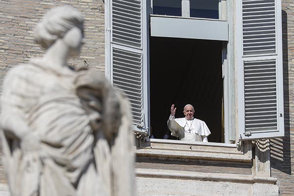 Coronavirus, Angelus Papa in streaming: non si affaccia alla finestra. VIDEO Coronavirus, Angelus Papa in streaming: non si affaccia alla finestra. VIDEO