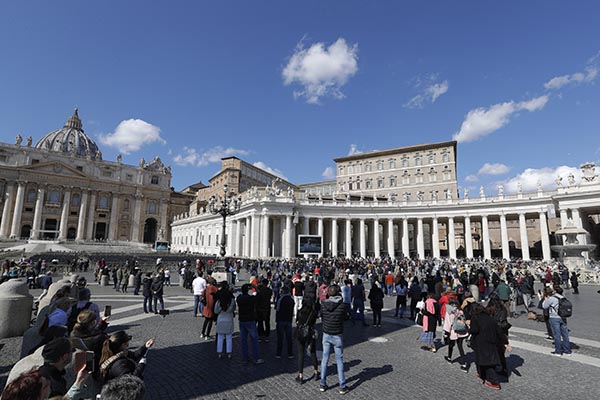 Coronavirus, Angelus Papa in streaming: non si affaccia alla finestra. VIDEO Coronavirus, Angelus Papa in streaming: non si affaccia alla finestra. VIDEO