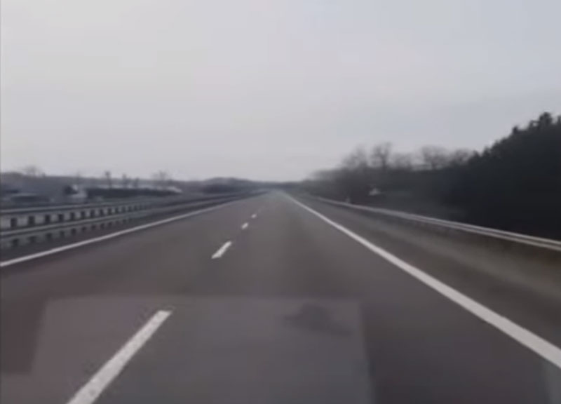 Coronavirus, le immagini delle autostrade vuote girate da un camionista Coronavirus, le immagini delle autostrade vuote girate da un camionista