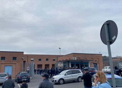 Coronavirus, rivolta nel carcere di Rieti: tre detenuti morti per overdose