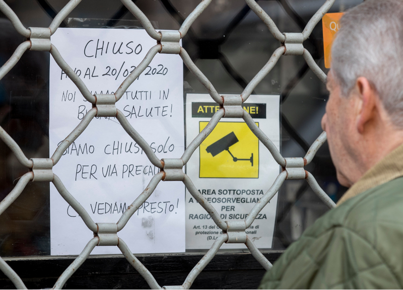 Coronavirus, Roma si ferma: stop al mercato Porta Portese. Guerra alla movida Coronavirus, Roma si ferma: stop al mercato Porta Portese. Guerra alla movida