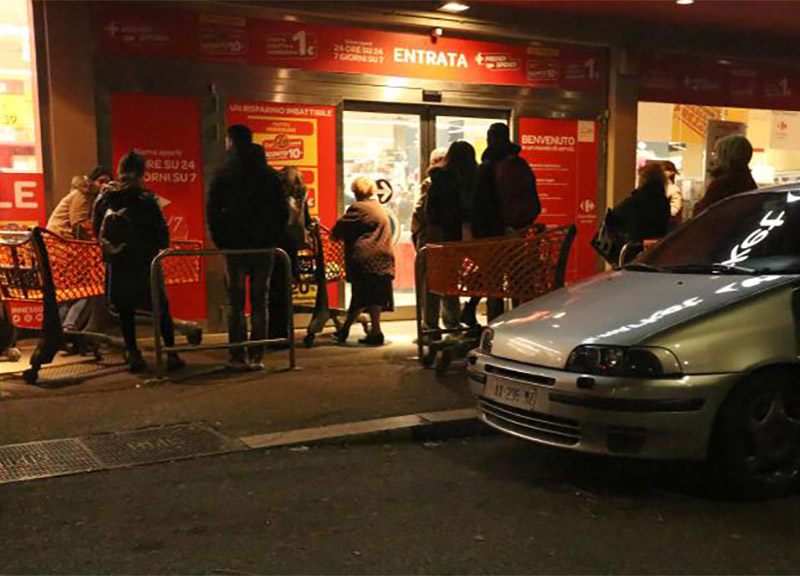 Coronavirus, assalto supermercati notturni dopo il decreto. FOTO – VIDEO
