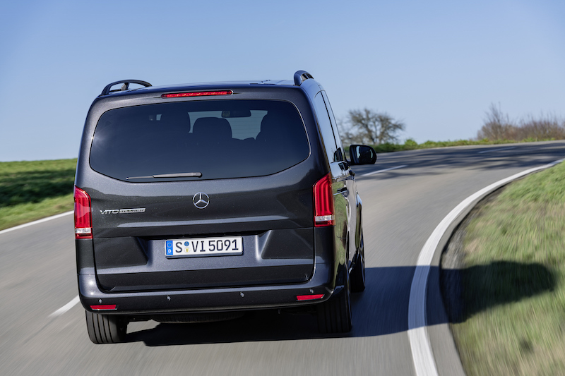 Con Mercedes E-Vito tourer, anche i veicoli commerciali scelgono il green Con Mercedes E-Vito tourer, anche i veicoli commerciali scelgono il green