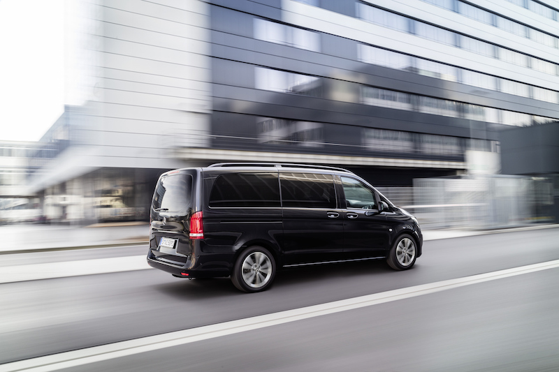 Con Mercedes E-Vito tourer, anche i veicoli commerciali scelgono il green Con Mercedes E-Vito tourer, anche i veicoli commerciali scelgono il green