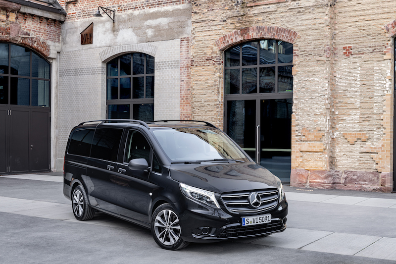 Con Mercedes E-Vito tourer, anche i veicoli commerciali scelgono il green Con Mercedes E-Vito tourer, anche i veicoli commerciali scelgono il green