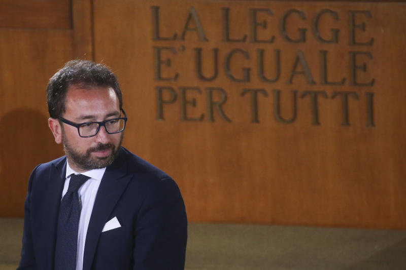Bonafede: “Isolamento per i rivoltosi. Pronte 100mila mascherine”. VIDEO Bonafede: “Isolamento per i rivoltosi. Pronte 100mila mascherine”. VIDEO