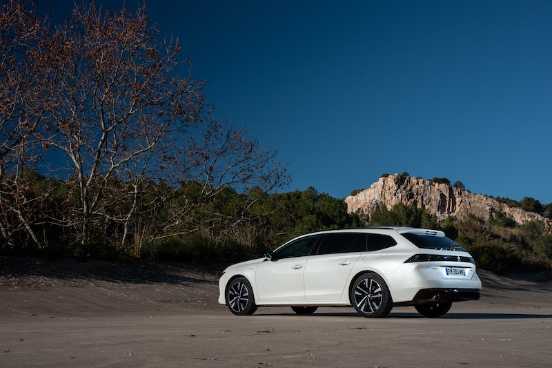 Peugeot 3008 & 508 Hybrid luce BLU segnala che viaggi elettrico