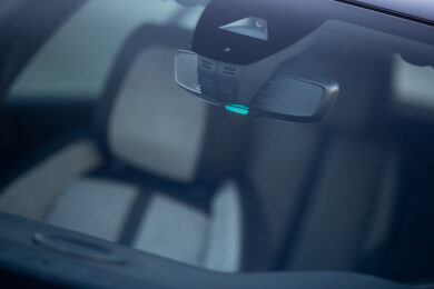 Peugeot 3008 & 508 Hybrid luce BLU segnala che viaggi elettrico