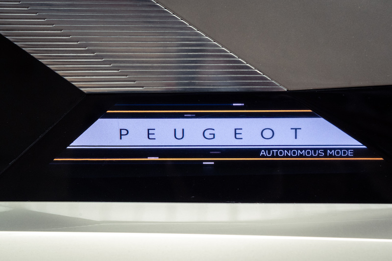 Peugeot 3008 & 508 Hybrid luce BLU segnala che viaggi elettrico