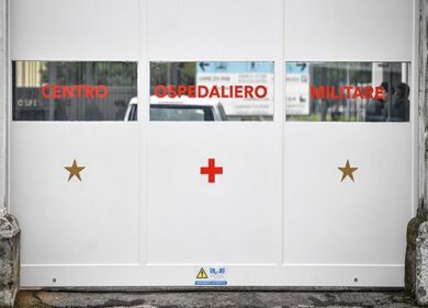 Coronavirus a Milano: parchi chiusi. Ospedale di Baggio: infermiere contagiato