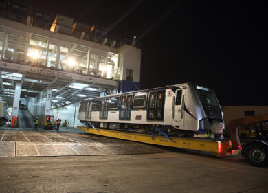 Via mare sulla Eurocargo Roma i nuovi vagoni della metropolitana di Napoli