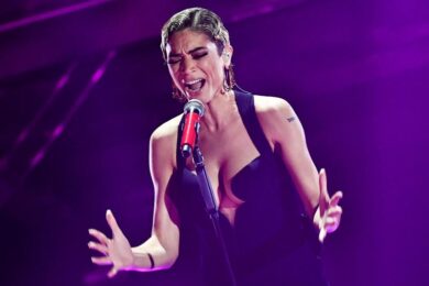 Elodie numero 1: il suo brano è il più trasmesso in radio e vola in classifica