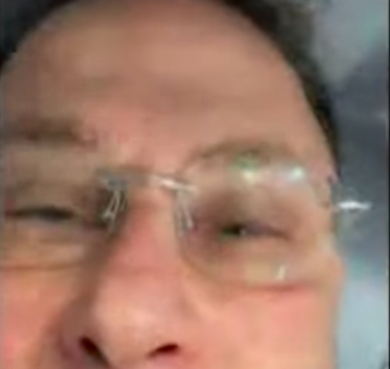 Coronavirus, positivo il deputato di Fdi Cirielli. Si filma nella barella