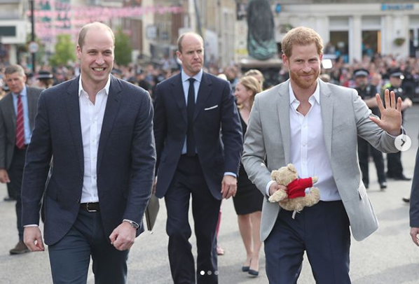 Harry e William, litigi e insulti: ‘Cafone, arrogante’-ROYAL FAMILY NEWS Harry e William, litigi e insulti: ‘Cafone, arrogante’-ROYAL FAMILY NEWS