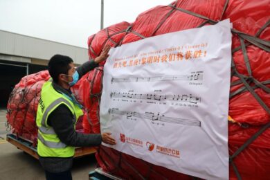 Coronavirus, Jack Ma e Alibaba donano 1 mln di mascherine e 100 mila tamponi