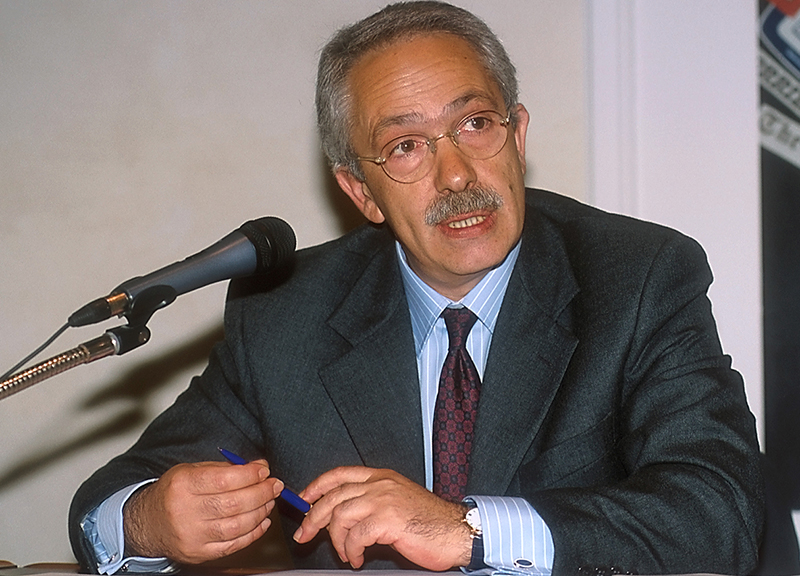L’Italia che non riesce a decidere: Gian Maria Fara racconta il Paese del “nì” L’Italia che non riesce a decidere: Gian Maria Fara racconta il Paese del “nì”