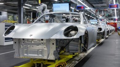 Coronavirus:Porsche sospende le attività produttive
