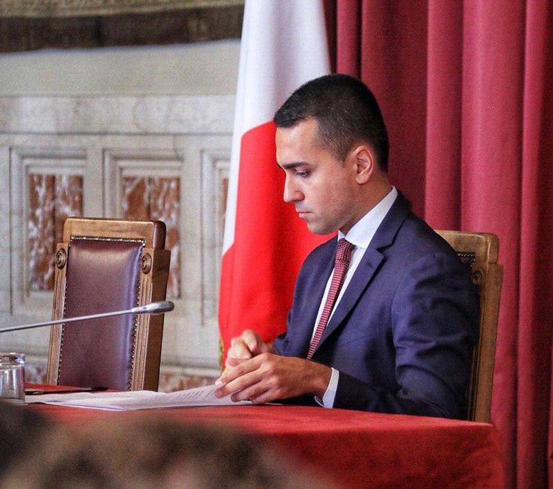 Tornano gli italiani all’estero. Covid-19, Di Maio sblocca i voli speciali Tornano gli italiani all’estero. Covid-19, Di Maio sblocca i voli speciali