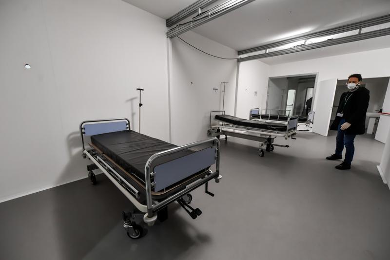 Coronavirus, ospedale in Fiera: prende forma il “miracolo di Milano”. FOTO Coronavirus, ospedale in Fiera: prende forma il “miracolo di Milano”. FOTO