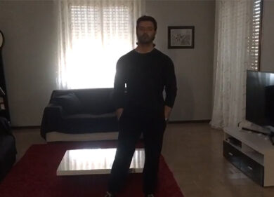 Ginnastica in un metro quadro: esercizio dello “stacco da terra”