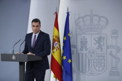 Coronavirus, in Spagna chiusi tutti gli hotel: “Dobbiamo scegliere chi curare”