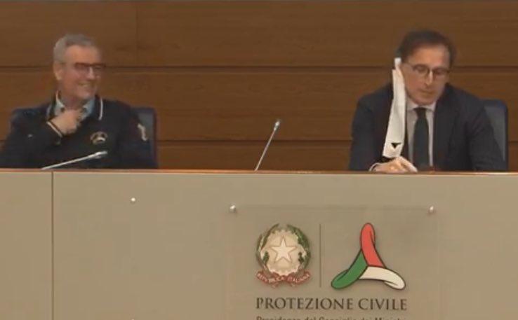 Coronavirus, Calenda-Renzi: “Boccia? Ironia indegna su mascherine, si dimetta” Coronavirus, Calenda-Renzi: “Boccia? Ironia indegna su mascherine, si dimetta”