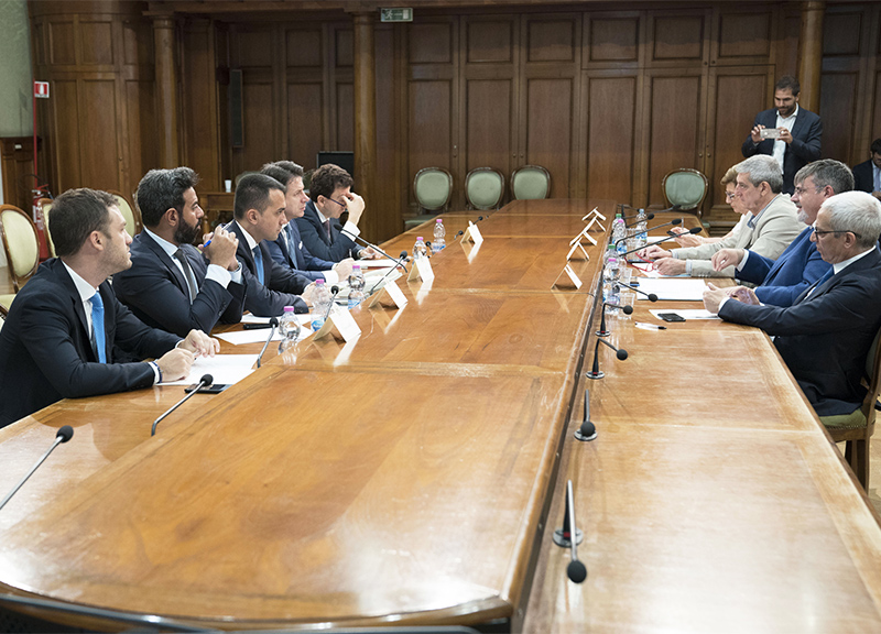 Coronavirus: protesta di Cgil, Cisl e Uil in Lombardia Coronavirus: protesta di Cgil, Cisl e Uil in Lombardia