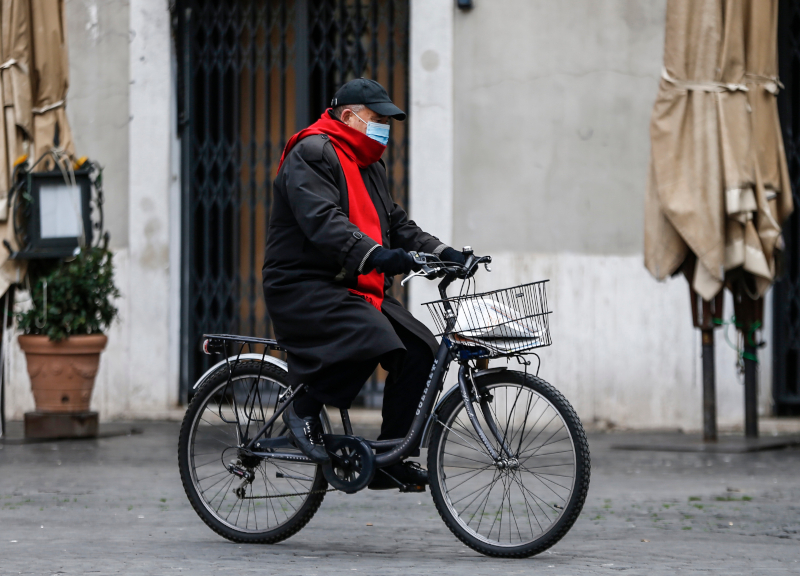 Virus, in bici per 20km: parte dalla Laurentina, arriva ad Acilia. Denunciato Virus, in bici per 20km: parte dalla Laurentina, arriva ad Acilia. Denunciato