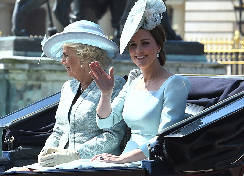 Royal Family, emergenza coronavirus: William potrebbe diventare re. E Harry…