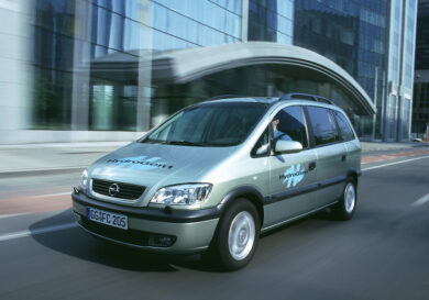 Opel Zafira HydroGen1, nel 2000 anticipava il futuro