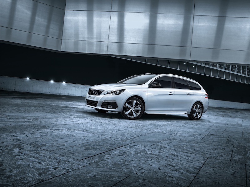 Peugeot 308, raggiunte le 100.000 auto vendute in Italia Peugeot 308, raggiunte le 100.000 auto vendute in Italia