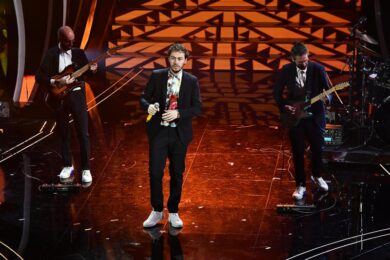 Coronavirus e musica in quarantena: Fratelli d’Italia e Pinguini Tattici top