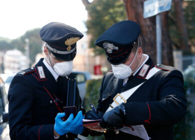 Coronavirus, il Cdm approva sanzioni più dure. Multe da 400 a 3.000 euro