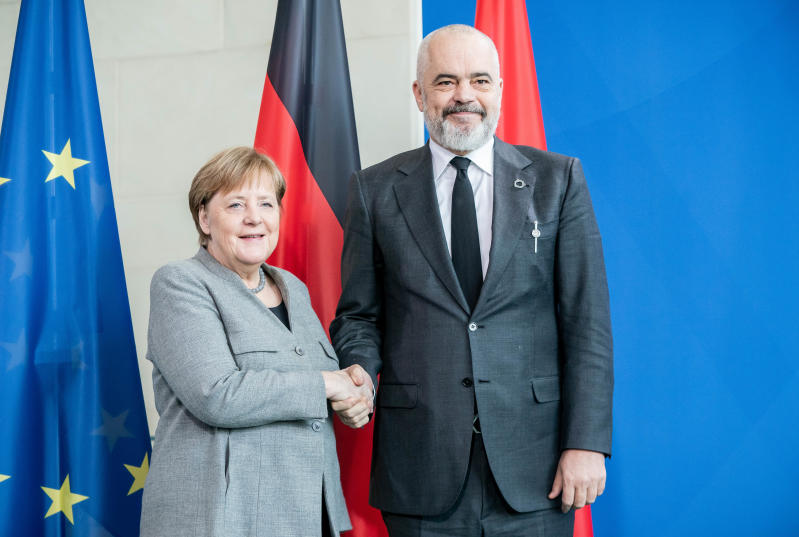 Galleria foto 'Albania e Macedonia in Ue, ok dal Consiglio: obiettivo stoppare Russia e Cina' - foto 1