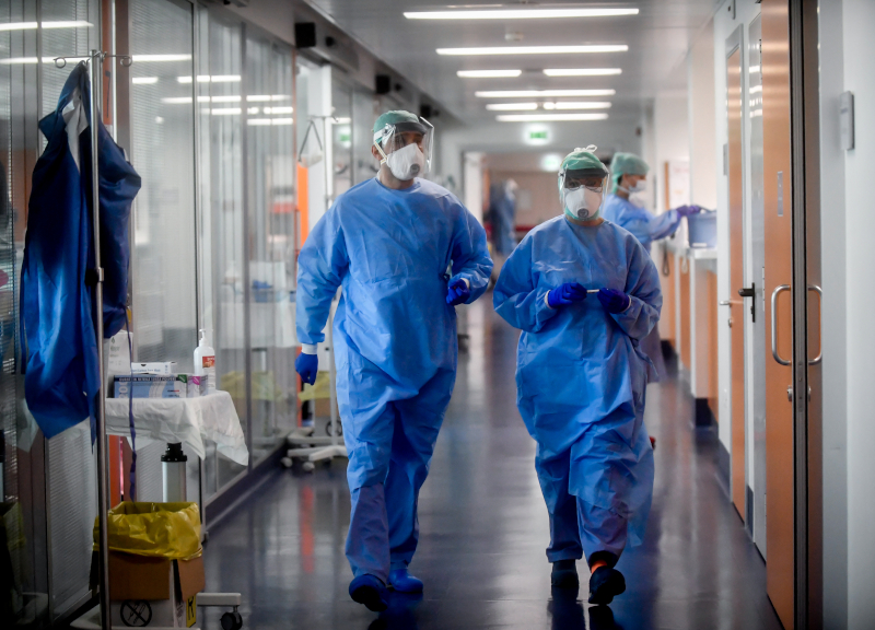 Coronavirus Roma, 94 medici positivi. Allarme: “Senza tamponi sarà una strage”