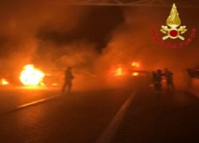 CORONAVIRUS: ASSALTI SUPERMERCATI E SCIPPI, PAURA PER RIVOLTA DEL PANE