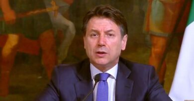 Conte: “4.7 miliardi ai sindaci subito”. Coronabond, scontro con Ursula. VIDEO